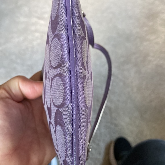 Coach wristlet - Picture 7 of 8